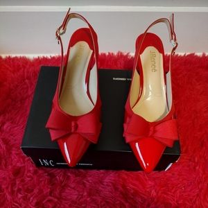 Red sleek bowed shoes size 9 Patent leather, used